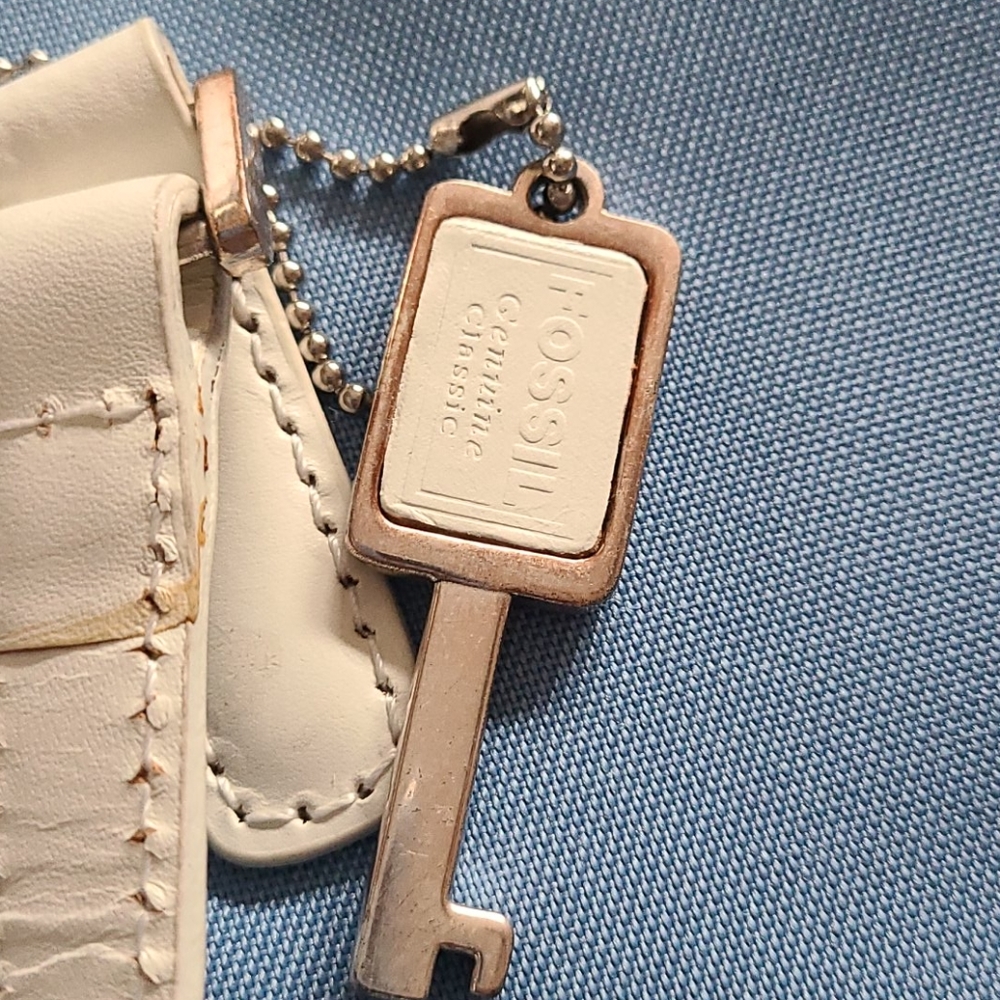 COPY - Blue and white medium sized fossil purse - Picture 2 of 3
